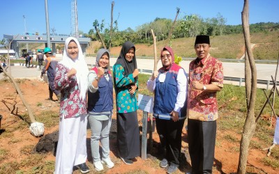 HK Peduli Pendidikan dan Lingkungan di JAlan Tol Betungan Bengkulu